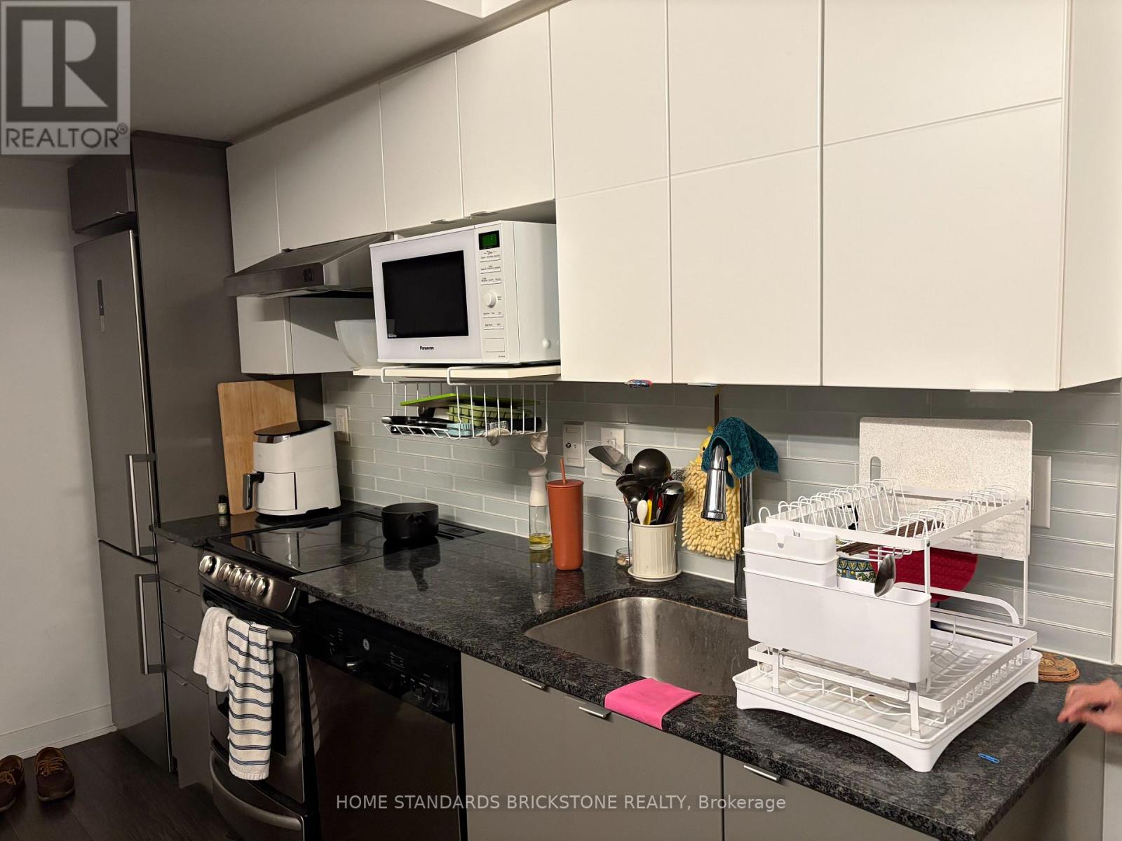1001 - 160 FLEMINGTON ROAD, Toronto, Ontario