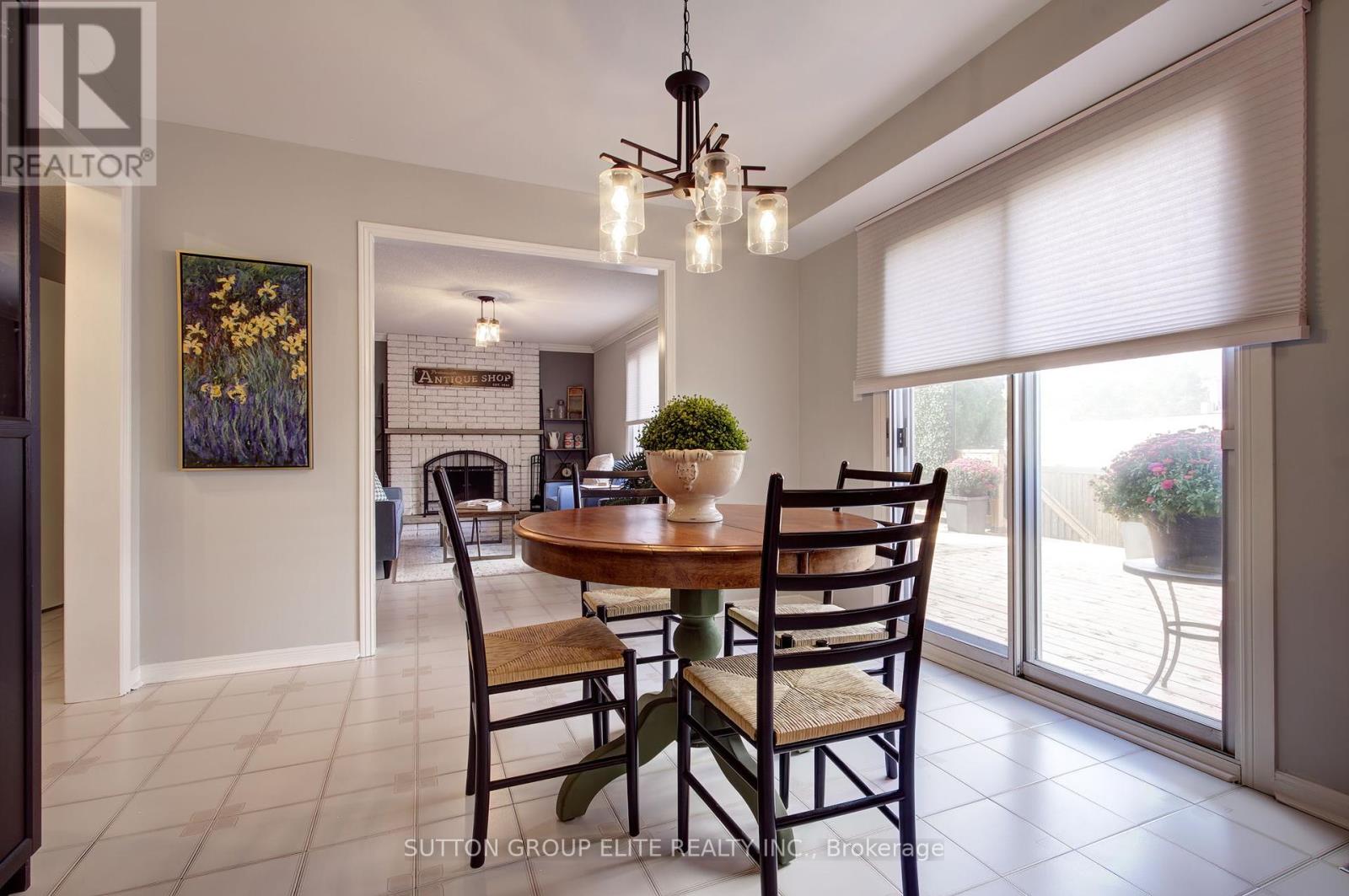 411 The Thicket, Mississauga, Ontario  L5G 4P6 - Photo 14 - W12432178