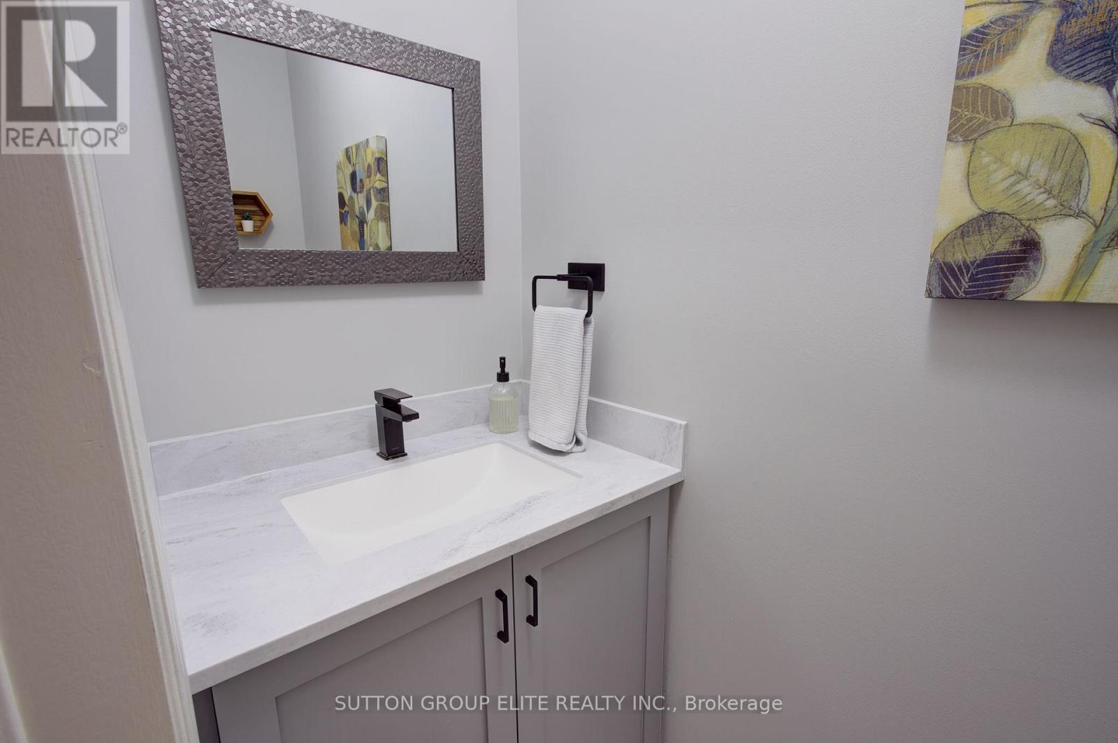 411 The Thicket, Mississauga, Ontario  L5G 4P6 - Photo 21 - W12432178