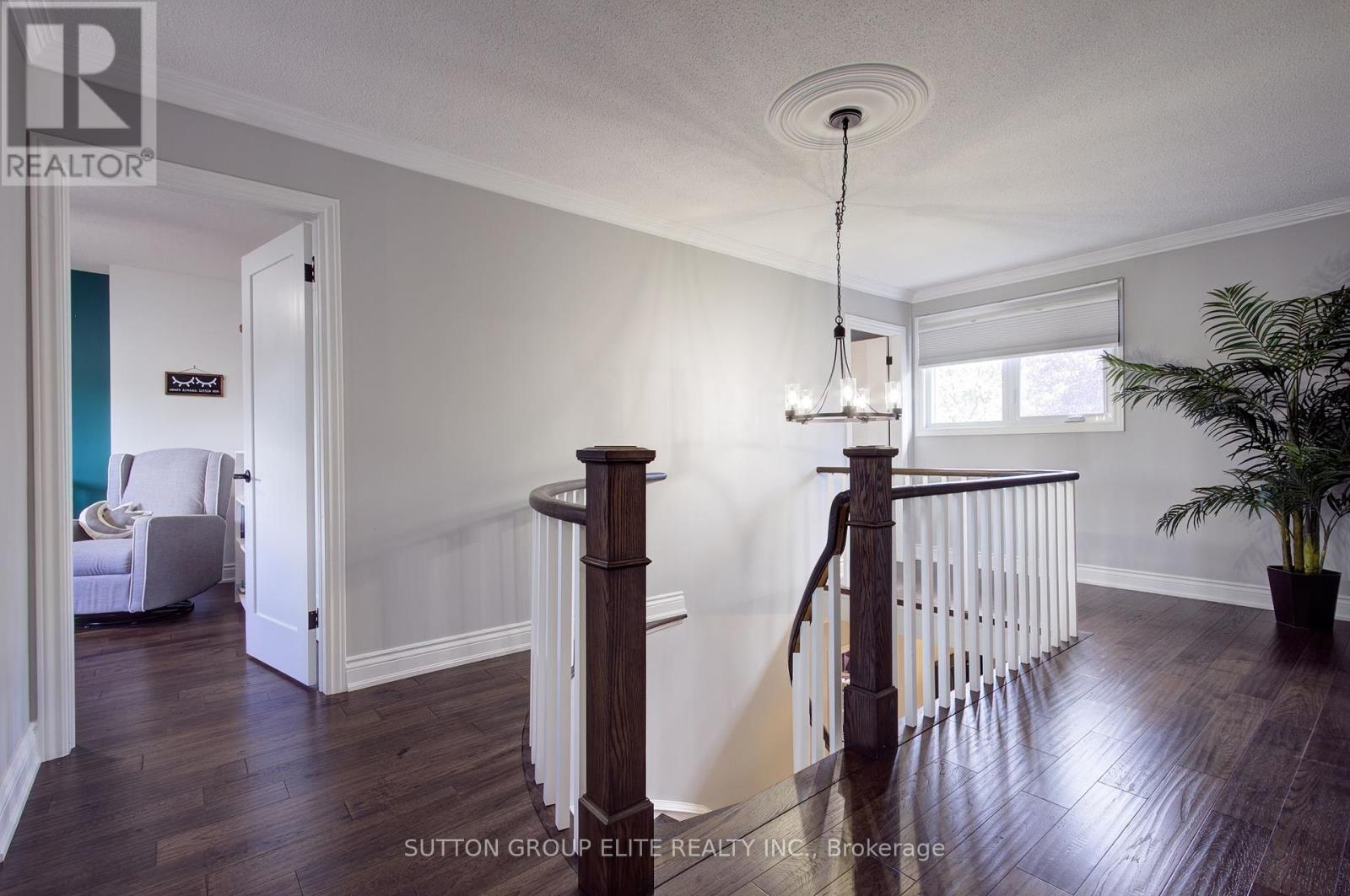 411 The Thicket, Mississauga, Ontario  L5G 4P6 - Photo 22 - W12432178