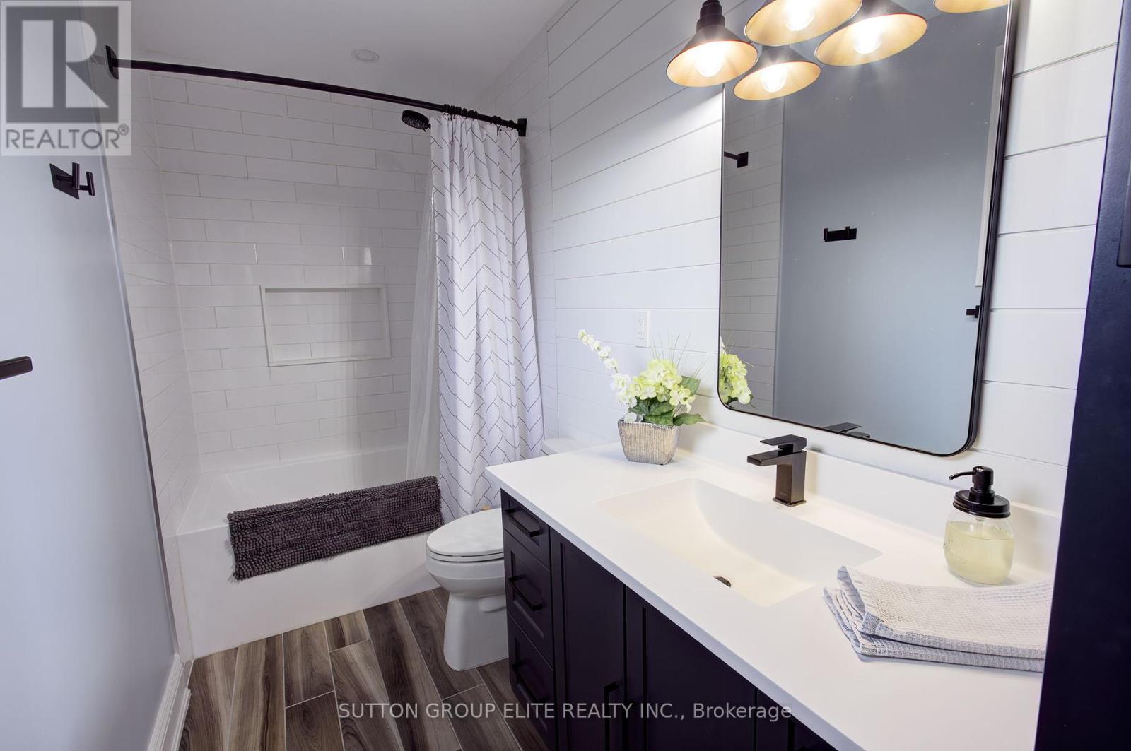 411 The Thicket, Mississauga, Ontario  L5G 4P6 - Photo 27 - W12432178