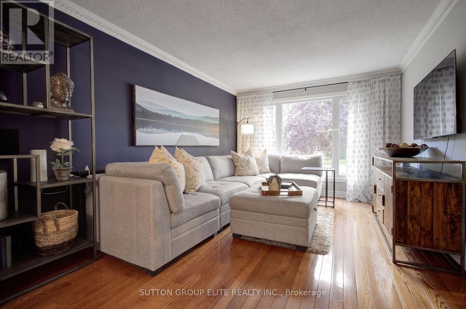 411 The Thicket, Mississauga, Ontario  L5G 4P6 - Photo 8 - W12432178