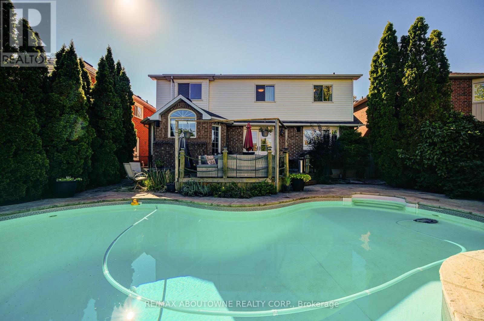 2193 Meadowland Drive, Oakville, Ontario  L6H 6H2 - Photo 48 - W12432182