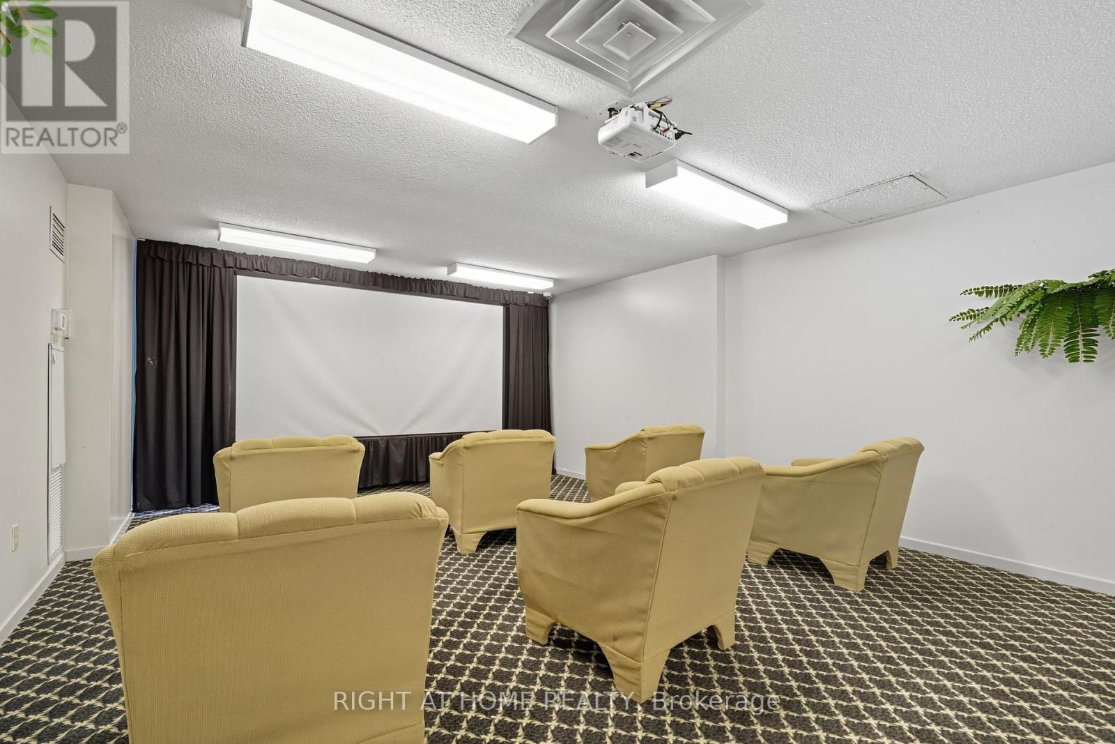 706 - 300 Webb Drive, Mississauga, Ontario  L5B 3W3 - Photo 17 - W12432195