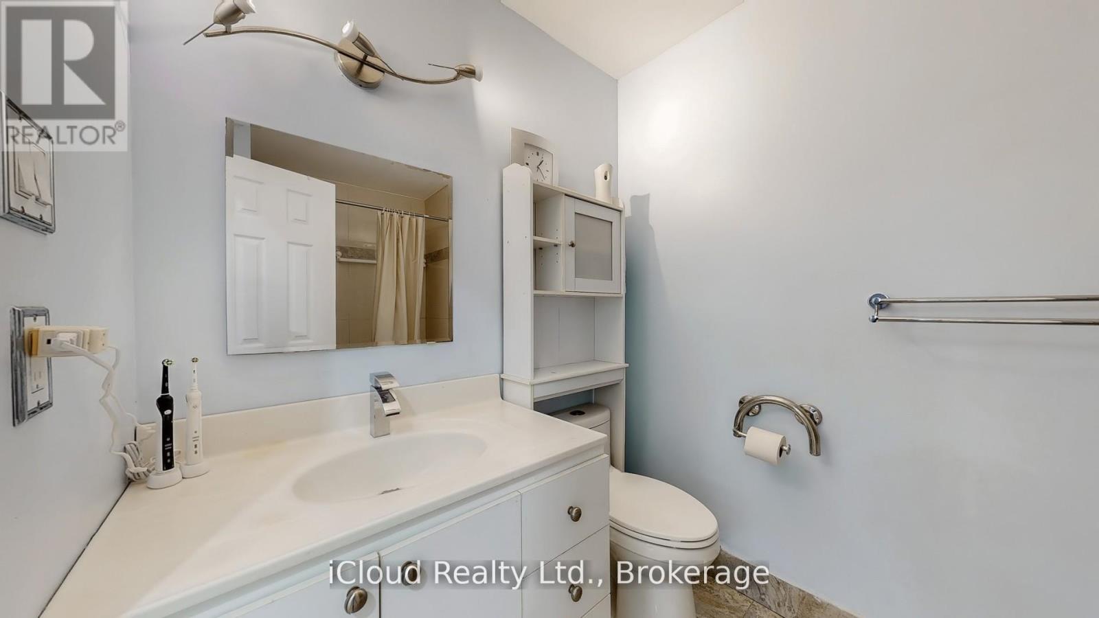 19 Flamingo Crescent, Brampton, Ontario  L6T 2G4 - Photo 20 - W12432200
