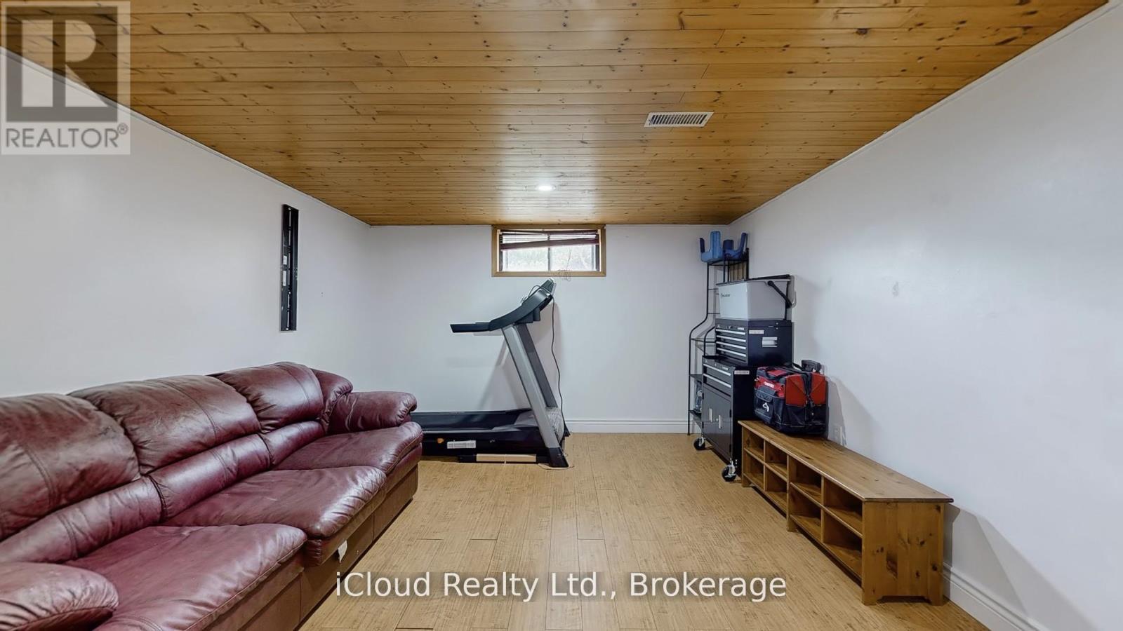 19 Flamingo Crescent, Brampton, Ontario  L6T 2G4 - Photo 24 - W12432200