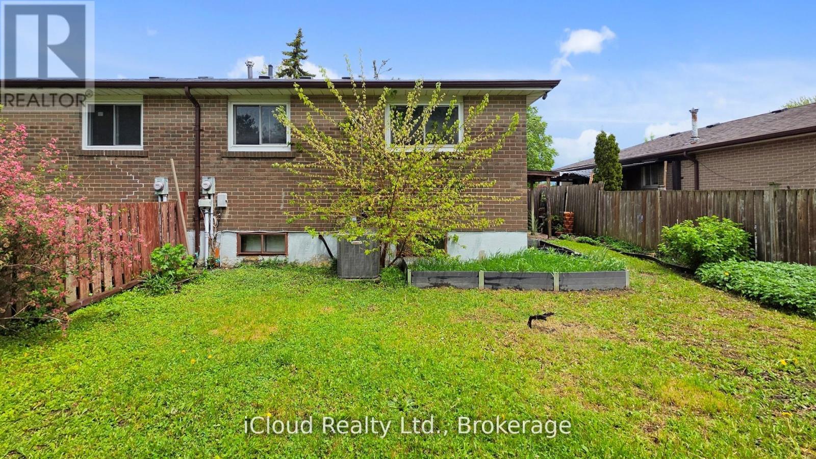 19 Flamingo Crescent, Brampton, Ontario  L6T 2G4 - Photo 26 - W12432200