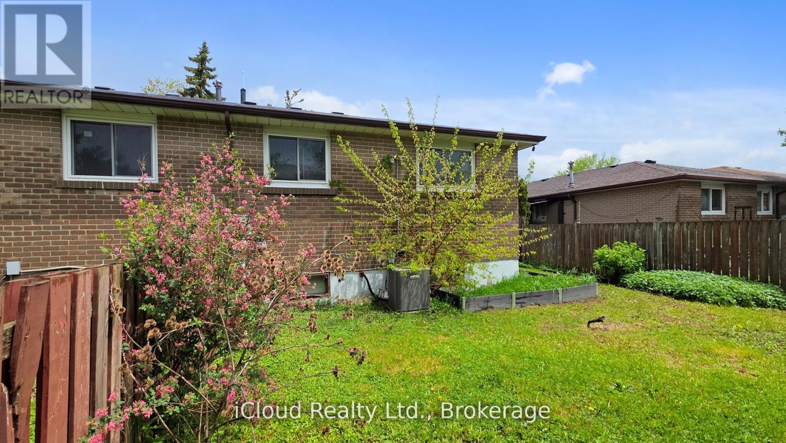 19 Flamingo Crescent, Brampton, Ontario  L6T 2G4 - Photo 28 - W12432200