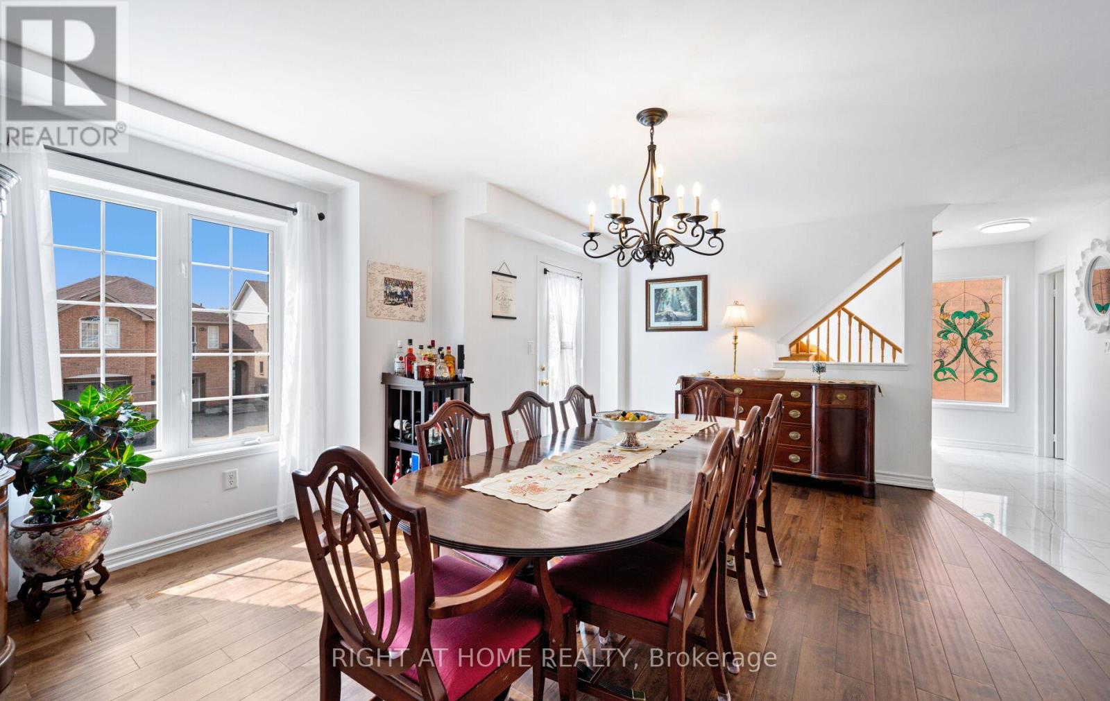 58 Knoll Haven Circle, Caledon, Ontario  L7E 2V5 - Photo 5 - W12432202