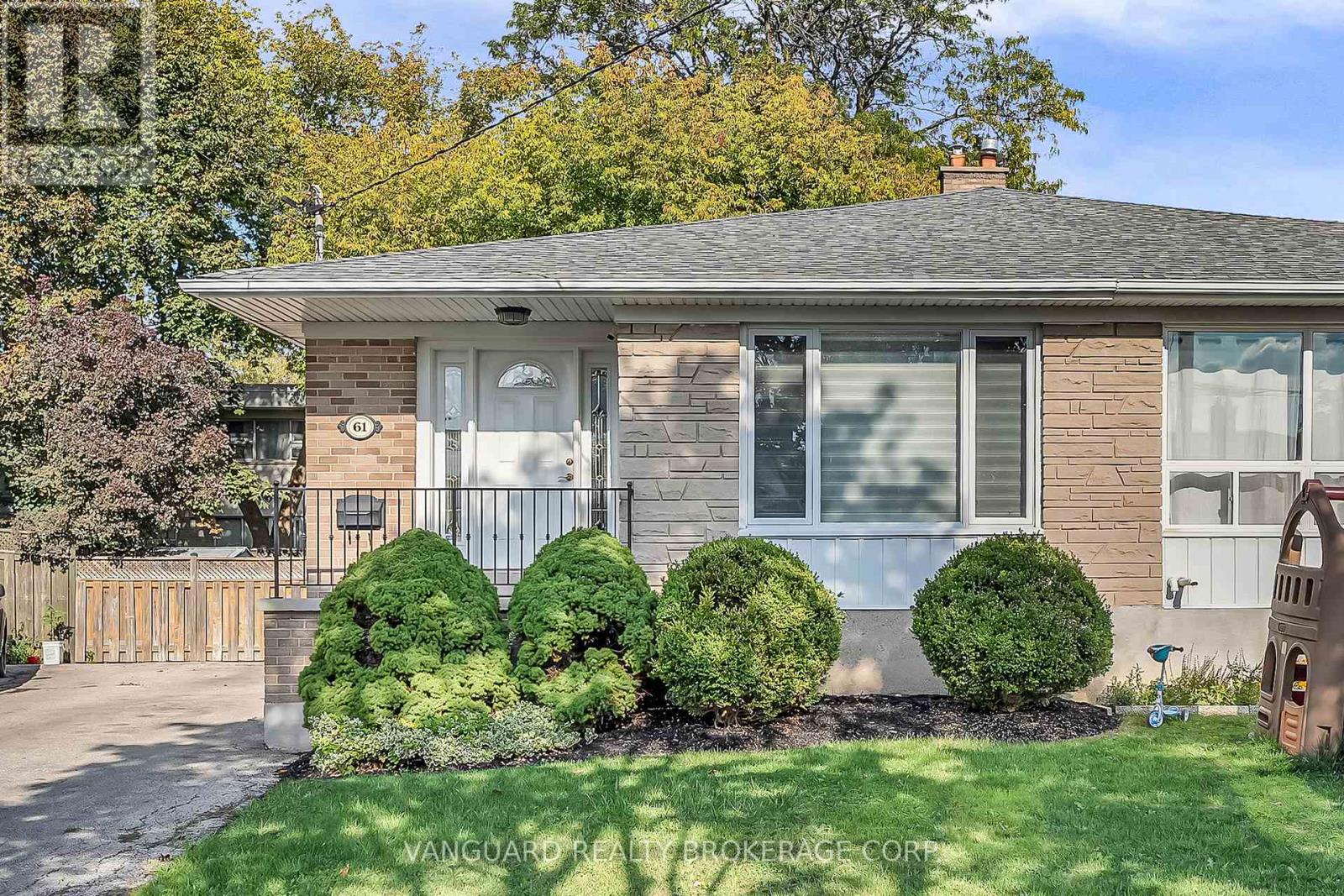 61 GAMBELLO CRESCENT, Toronto, Ontario