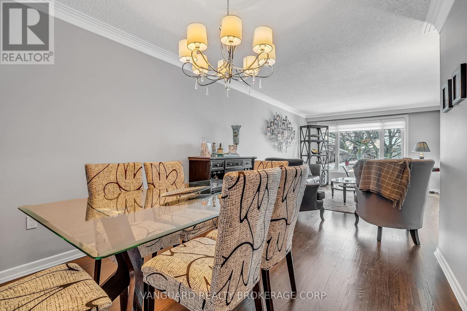61 Gambello Crescent, Toronto, Ontario  M3J 1W2 - Photo 11 - W12432235
