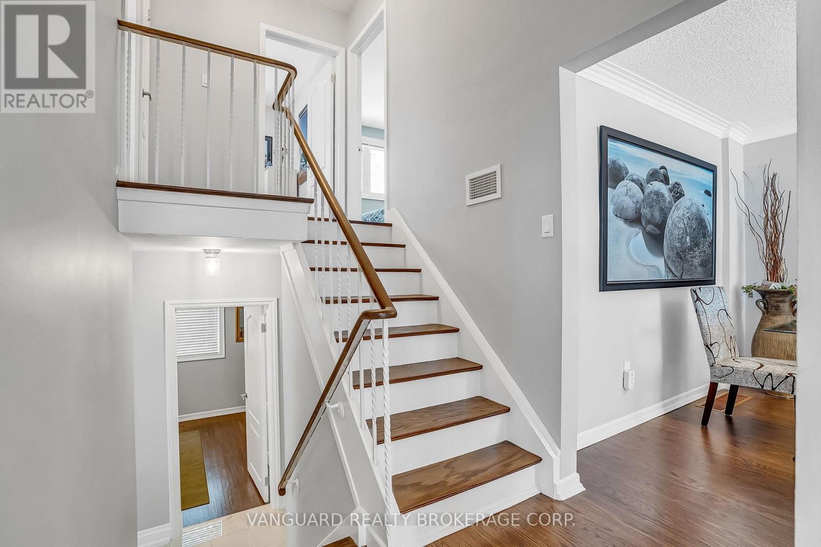 61 Gambello Crescent, Toronto, Ontario  M3J 1W2 - Photo 16 - W12432235