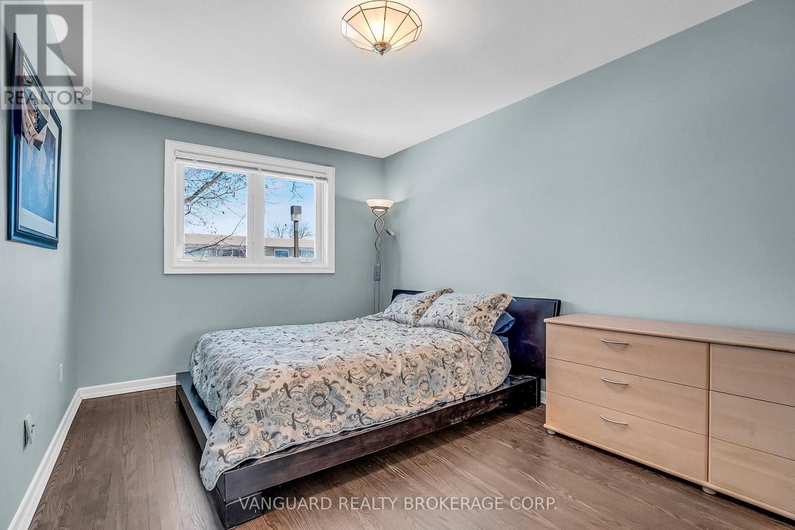 61 Gambello Crescent, Toronto, Ontario  M3J 1W2 - Photo 18 - W12432235