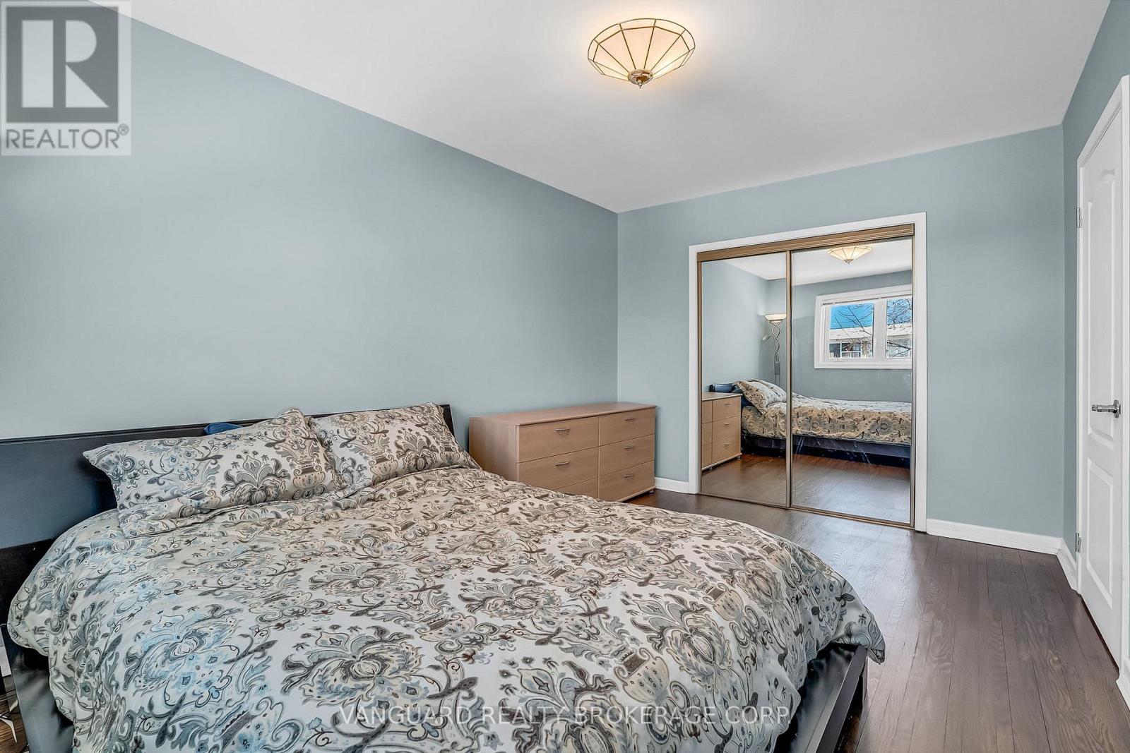 61 Gambello Crescent, Toronto, Ontario  M3J 1W2 - Photo 19 - W12432235
