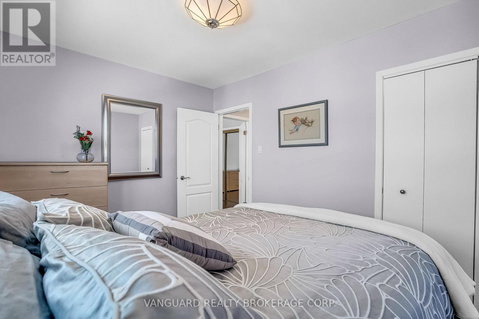 61 Gambello Crescent, Toronto, Ontario  M3J 1W2 - Photo 23 - W12432235