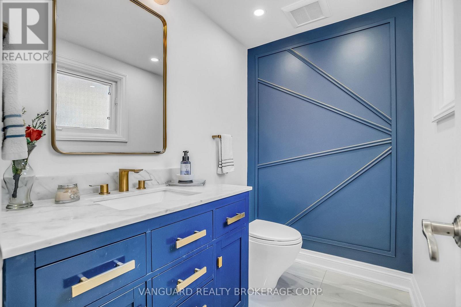 61 Gambello Crescent, Toronto, Ontario  M3J 1W2 - Photo 30 - W12432235