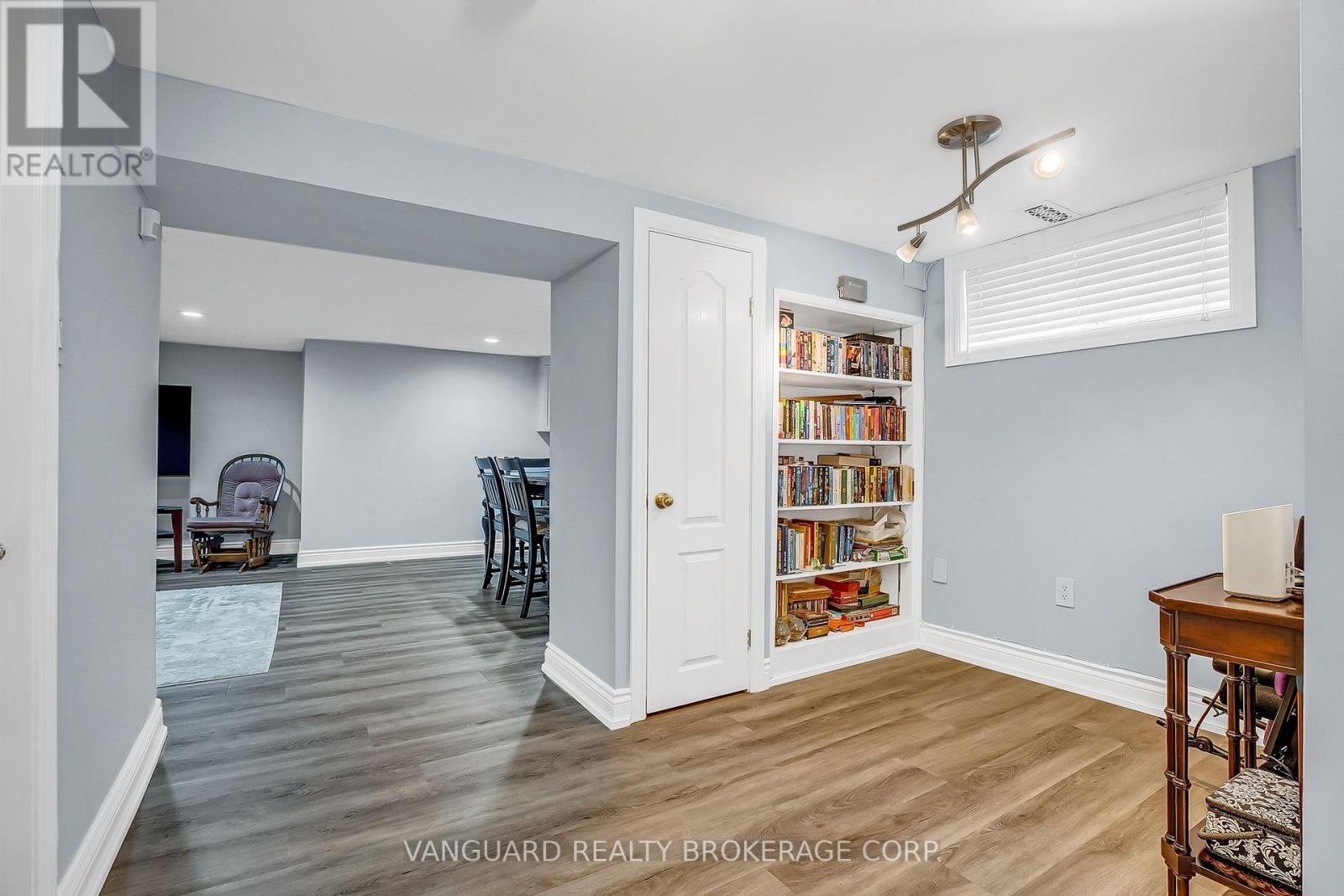61 Gambello Crescent, Toronto, Ontario  M3J 1W2 - Photo 32 - W12432235