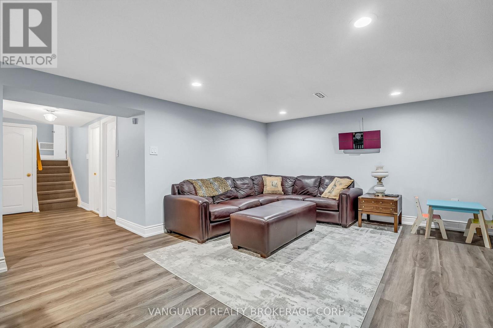 61 Gambello Crescent, Toronto, Ontario  M3J 1W2 - Photo 34 - W12432235