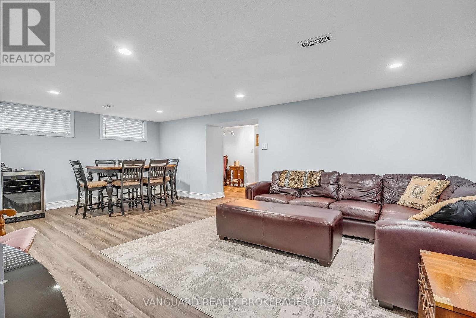 61 Gambello Crescent, Toronto, Ontario  M3J 1W2 - Photo 35 - W12432235