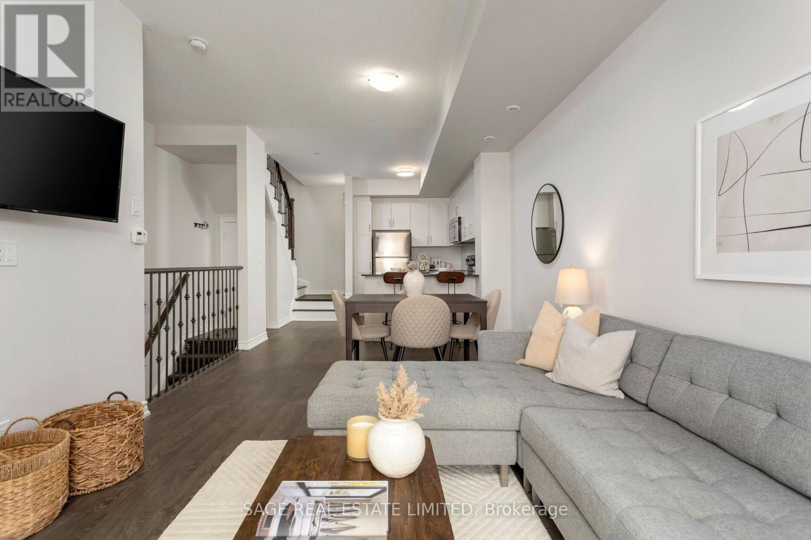 6 - 135 Long Branch Avenue, Toronto, Ontario  M8W 0A9 - Photo 3 - W12432236