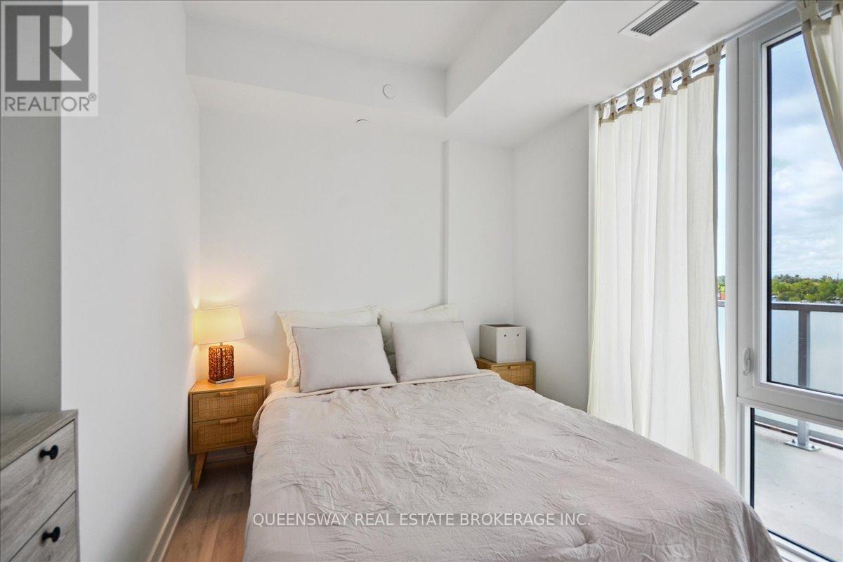 443 - 215 Lakeshore Road W, Mississauga, Ontario  L5H 0A7 - Photo 25 - W12432238