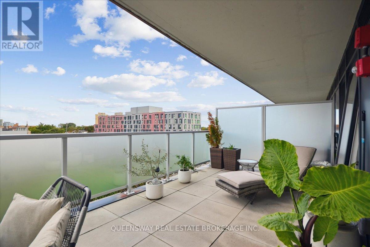 443 - 215 Lakeshore Road W, Mississauga, Ontario  L5H 0A7 - Photo 6 - W12432238