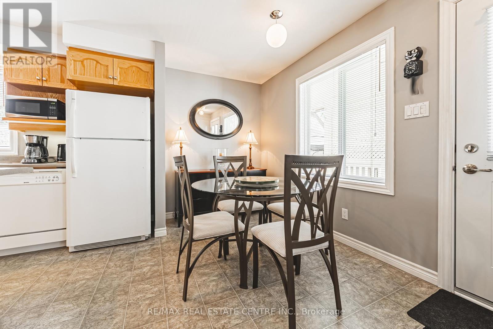 32 Water Street Pvt Street, Puslinch, Ontario  N1H 6H9 - Photo 16 - X12432135