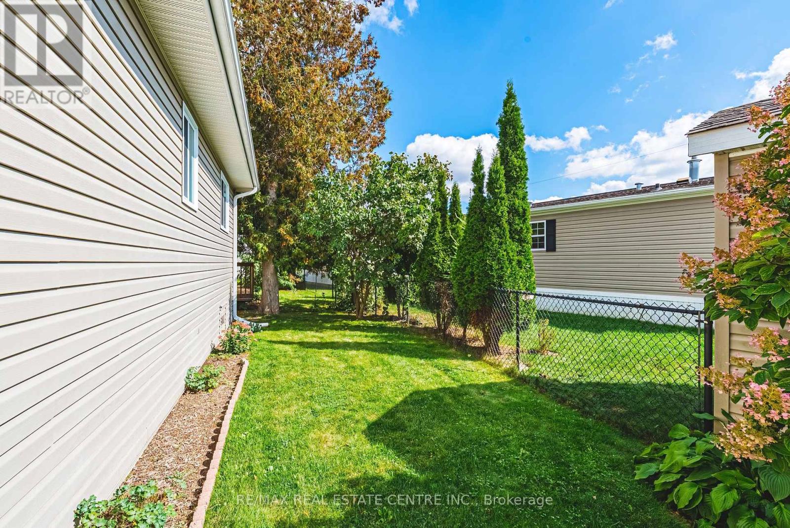 32 Water Street Pvt Street, Puslinch, Ontario  N1H 6H9 - Photo 32 - X12432135