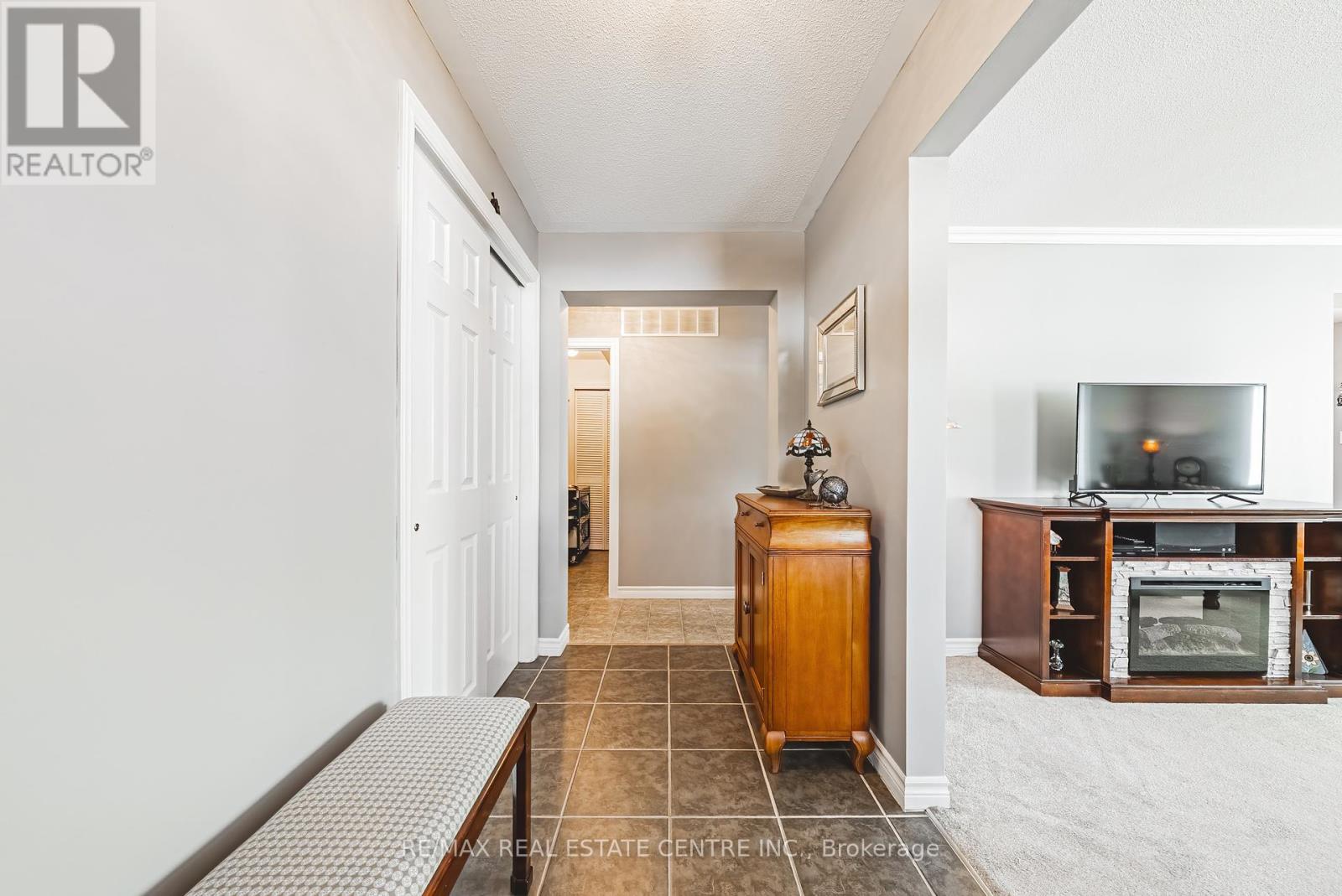 32 Water Street Pvt Street, Puslinch, Ontario  N1H 6H9 - Photo 5 - X12432135