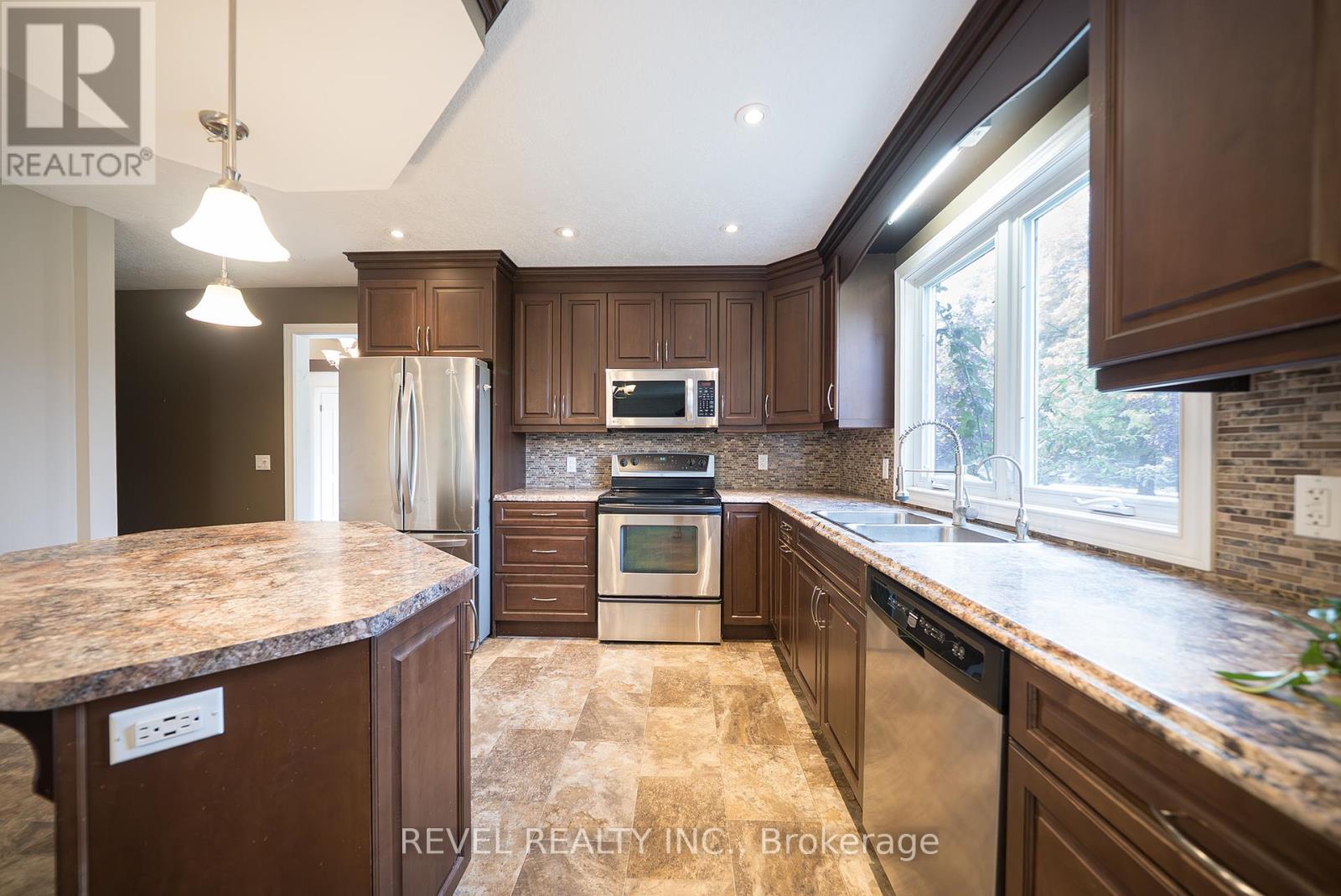 19 Burgess Street, Norwich, Ontario  N0J 1P0 - Photo 6 - X12432137
