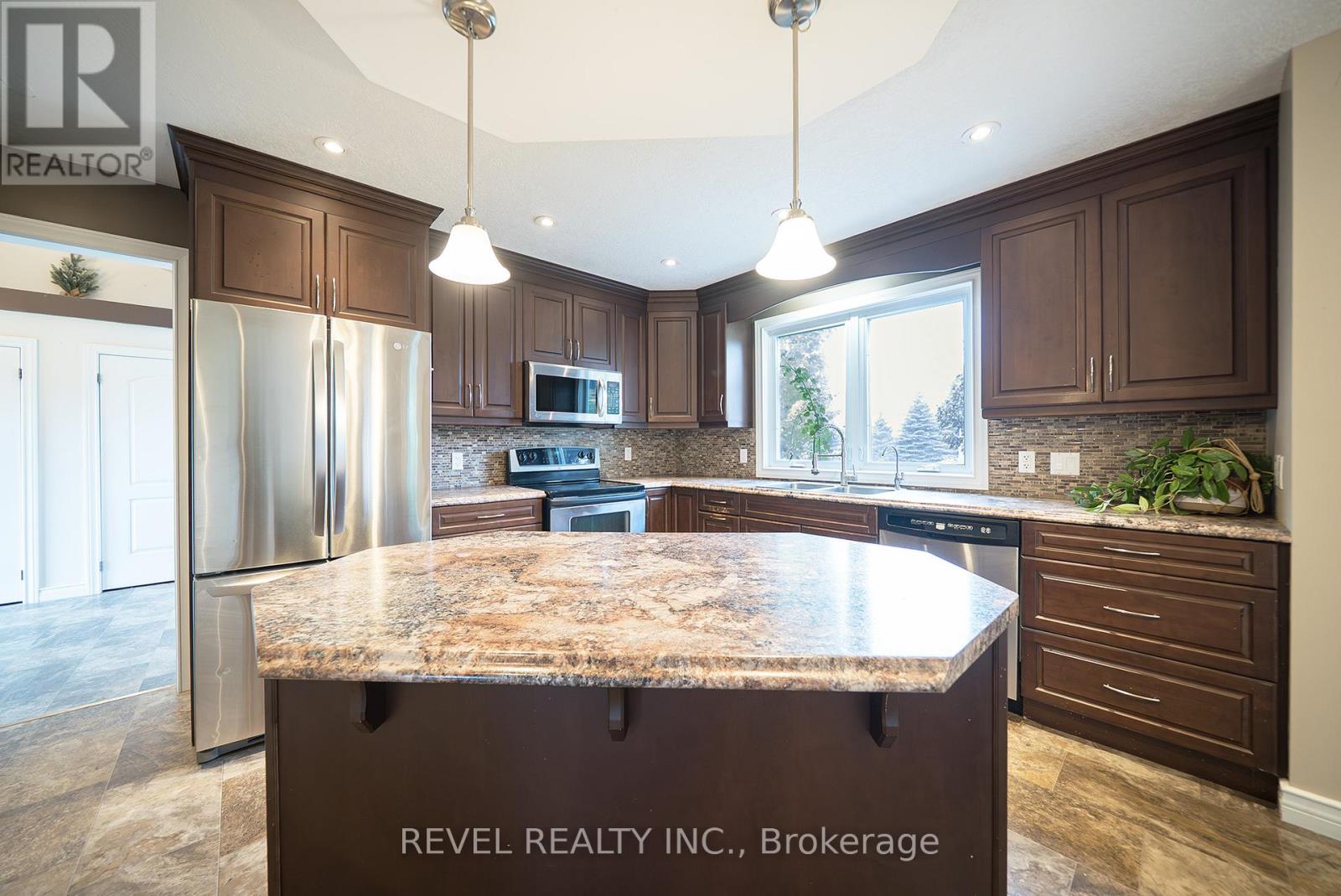 19 Burgess Street, Norwich, Ontario  N0J 1P0 - Photo 7 - X12432137