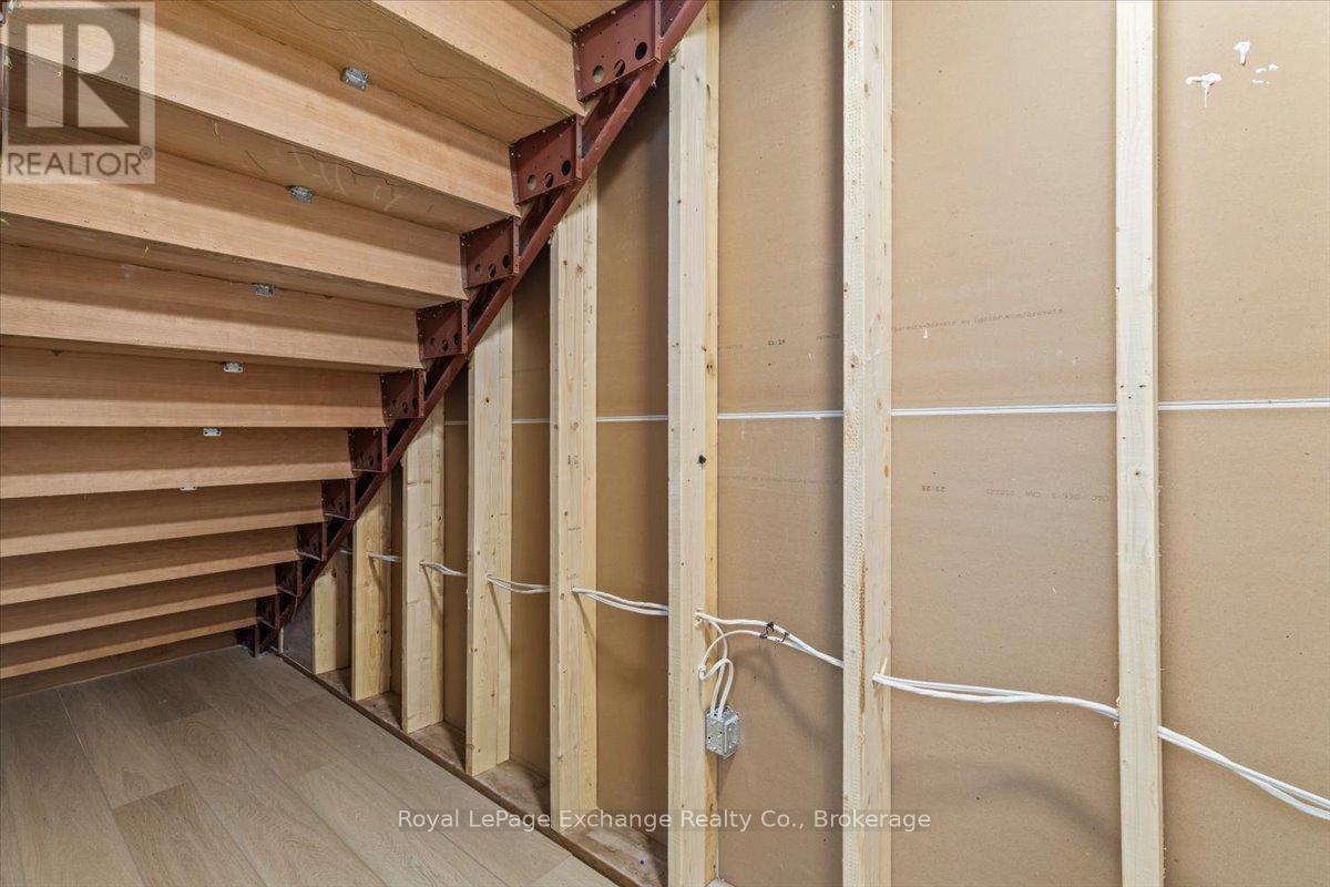 443 Park Street W, West Grey, Ontario  N0G 1R0 - Photo 26 - X12314359