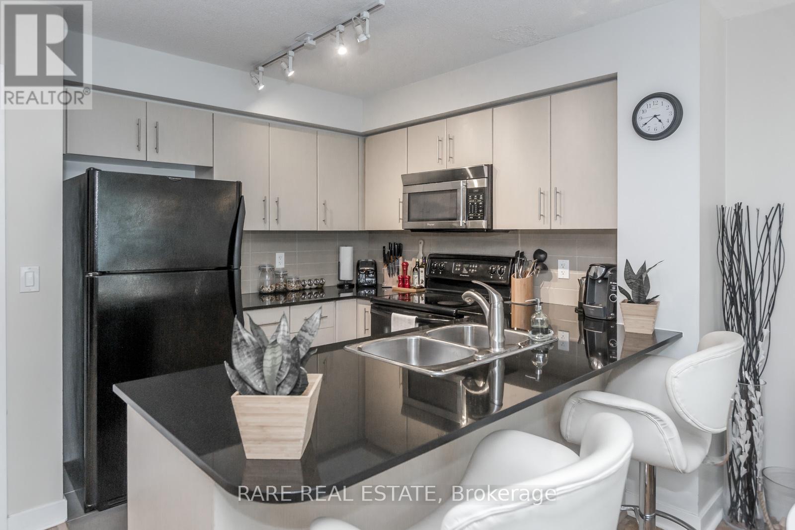 501 - 12 Yonge Street N, Toronto, Ontario  M5E 1Z9 - Photo 8 - C12431899