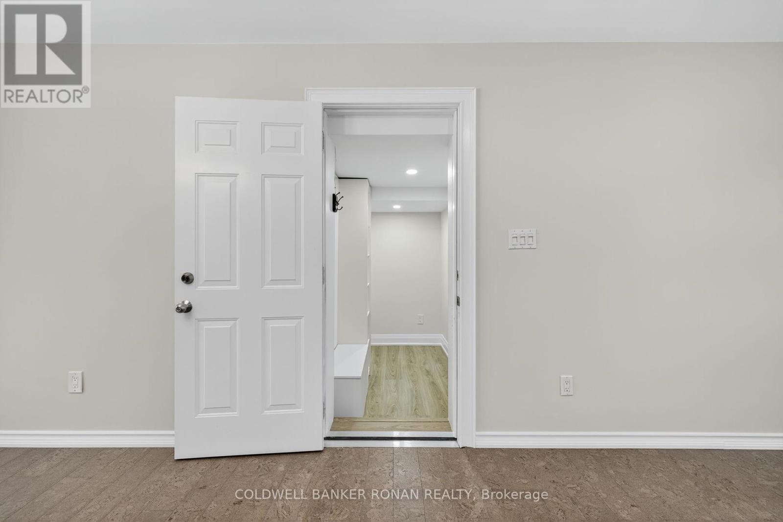 118 Queen Street, Bradford West Gwillimbury, Ontario  L3Z 1L3 - Photo 3 - N12423433