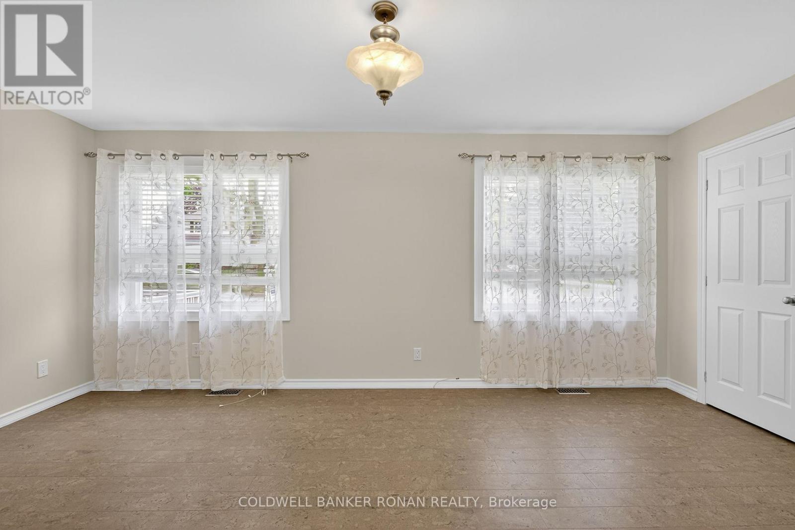 118 Queen Street, Bradford West Gwillimbury, Ontario  L3Z 1L3 - Photo 18 - N12423433