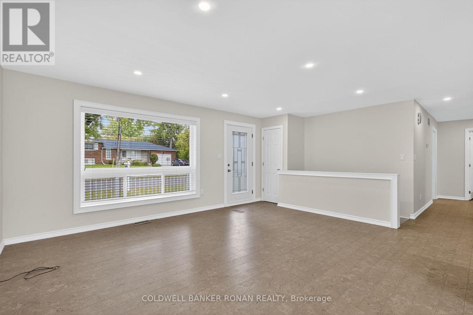 118 Queen Street, Bradford West Gwillimbury, Ontario  L3Z 1L3 - Photo 7 - N12423433