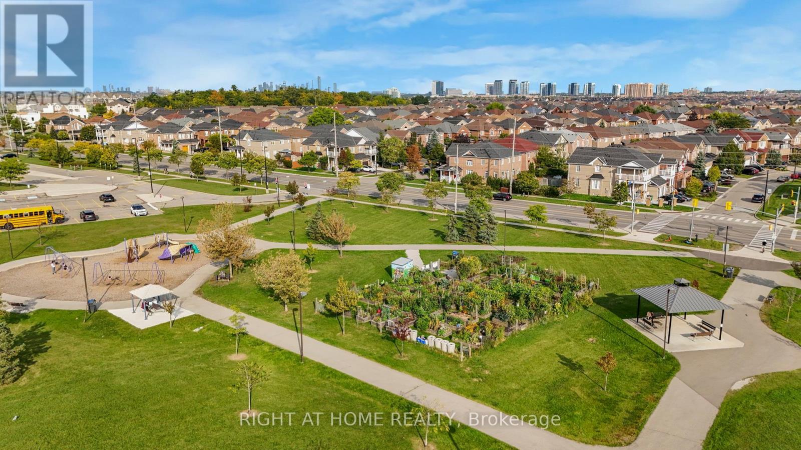 5651 Patron Cove E, Mississauga, Ontario  L5M 7G4 - Photo 30 - W12429797