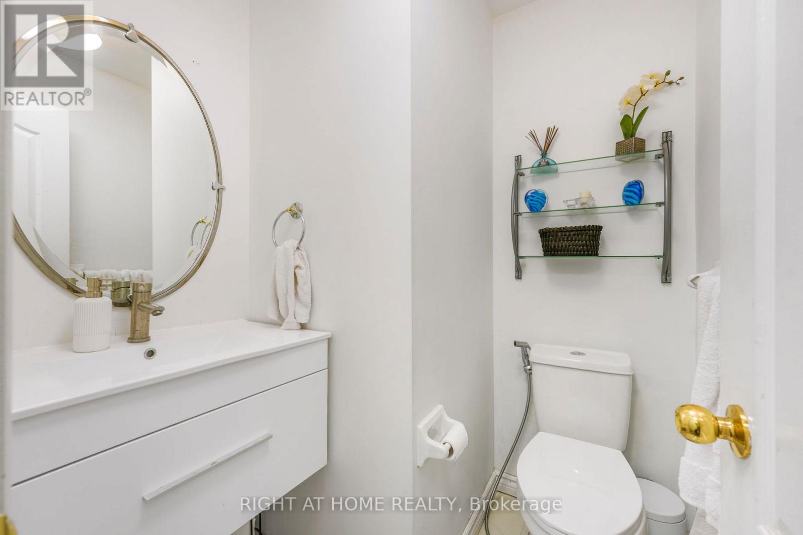 5651 Patron Cove E, Mississauga, Ontario  L5M 7G4 - Photo 22 - W12429797