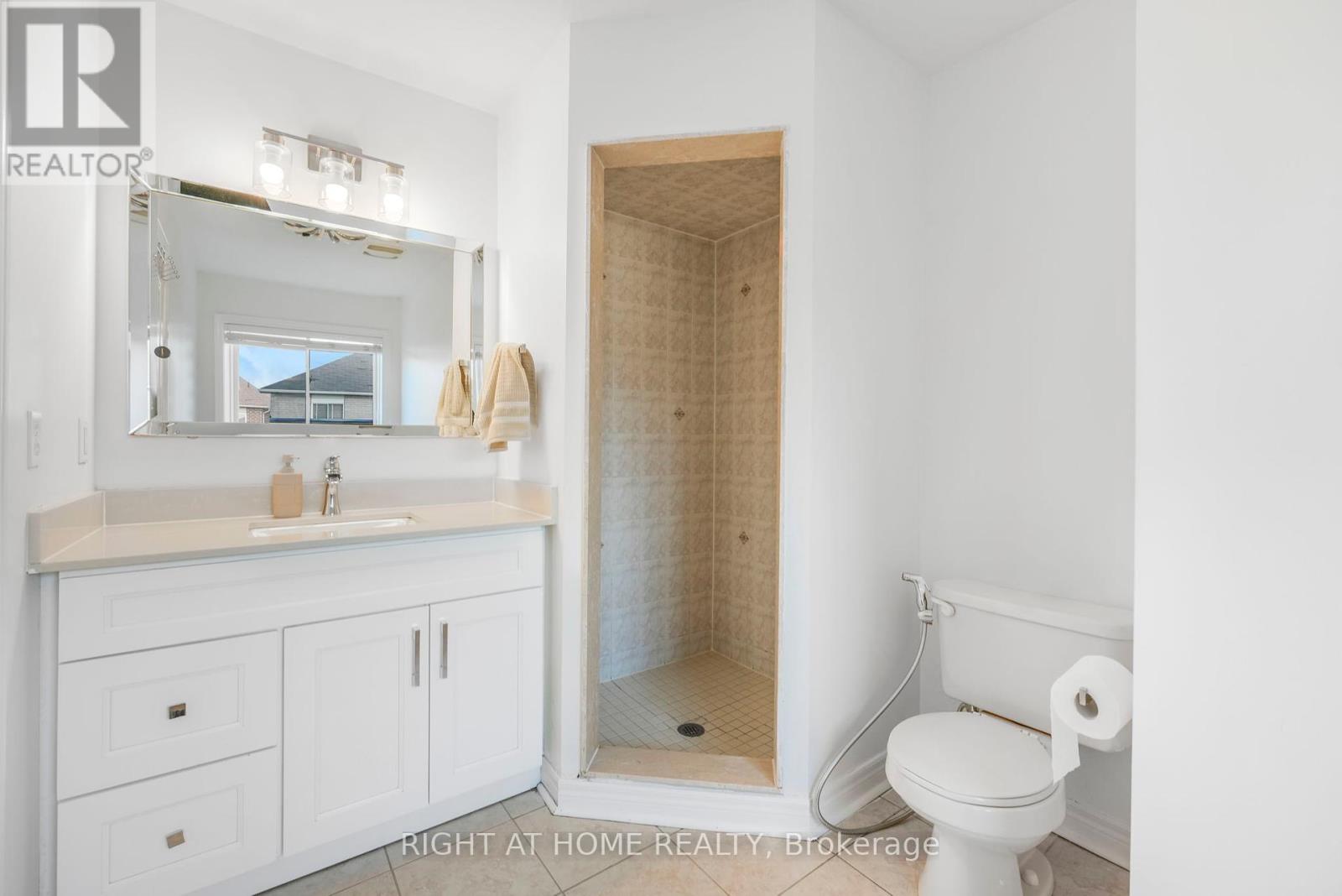 5651 Patron Cove E, Mississauga, Ontario  L5M 7G4 - Photo 20 - W12429797
