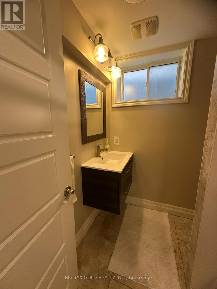 28 Sovereign's Gate, Barrie, Ontario  L4N 0K7 - Photo 30 - S12431201