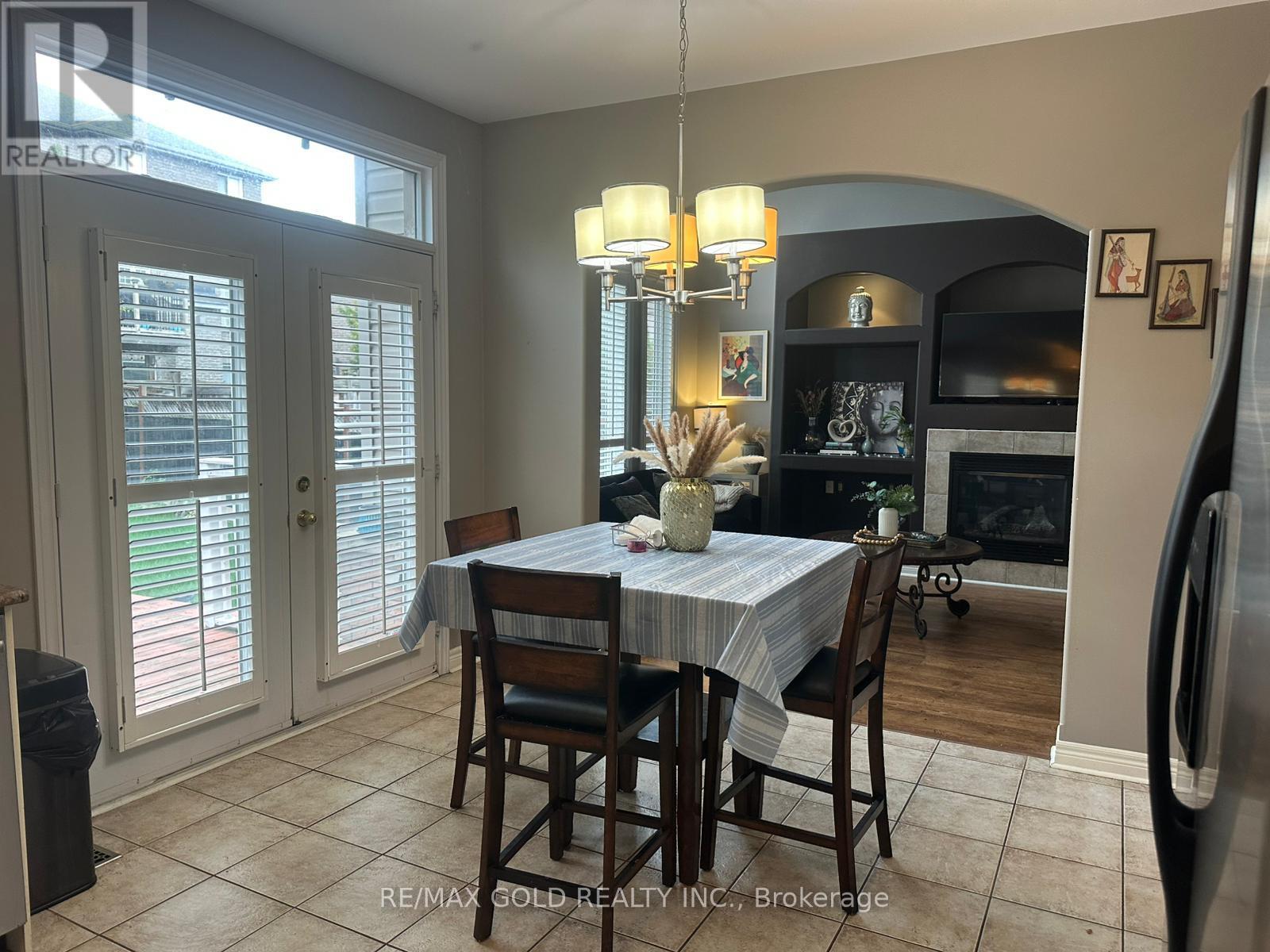 28 Sovereign's Gate, Barrie, Ontario  L4N 0K7 - Photo 12 - S12431201