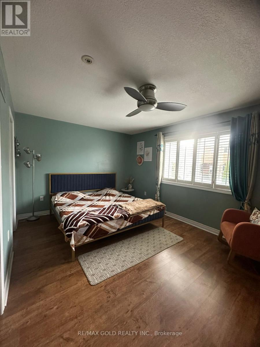 28 Sovereign's Gate, Barrie, Ontario  L4N 0K7 - Photo 17 - S12431201