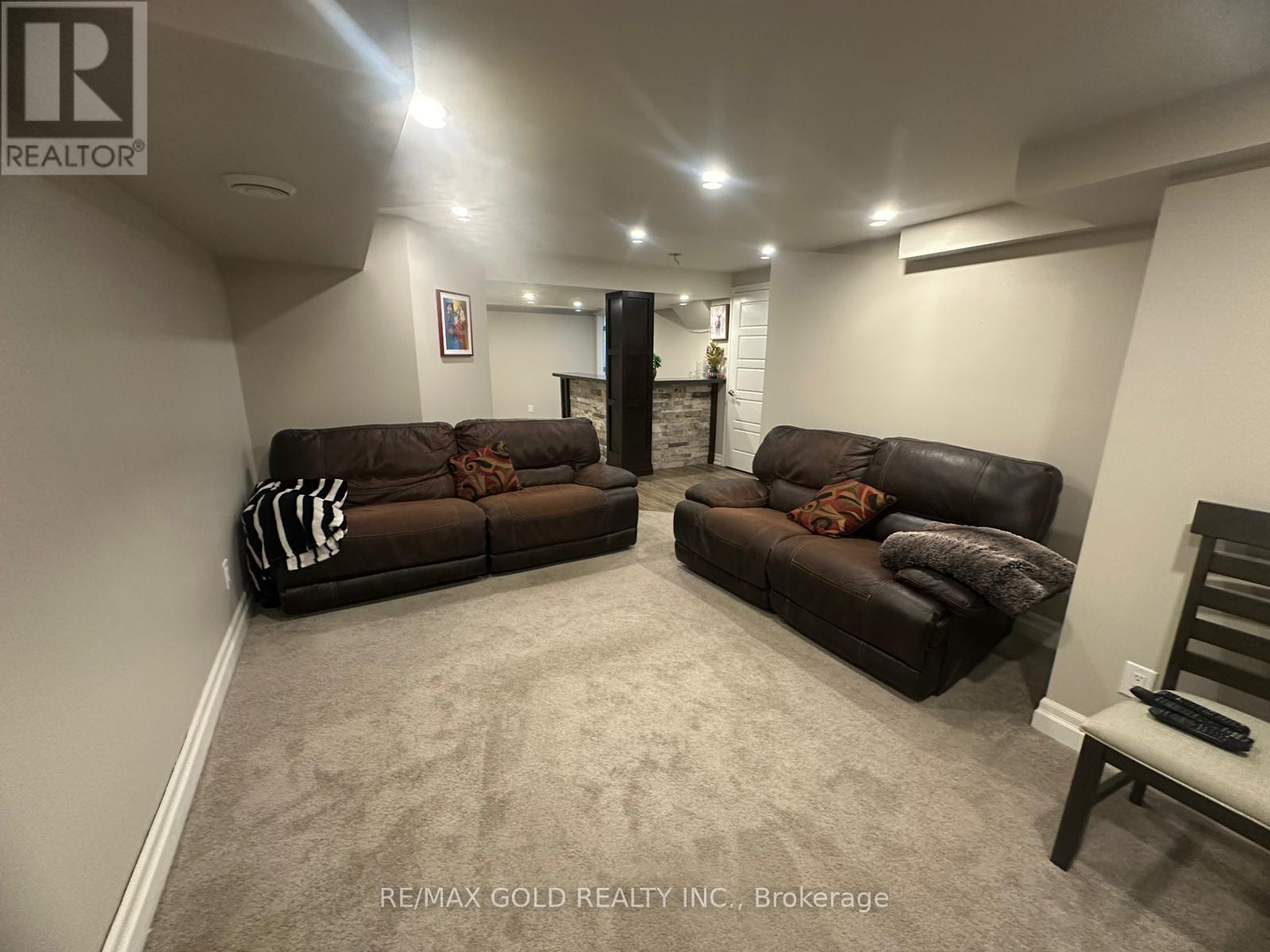 28 Sovereign's Gate, Barrie, Ontario  L4N 0K7 - Photo 32 - S12431201