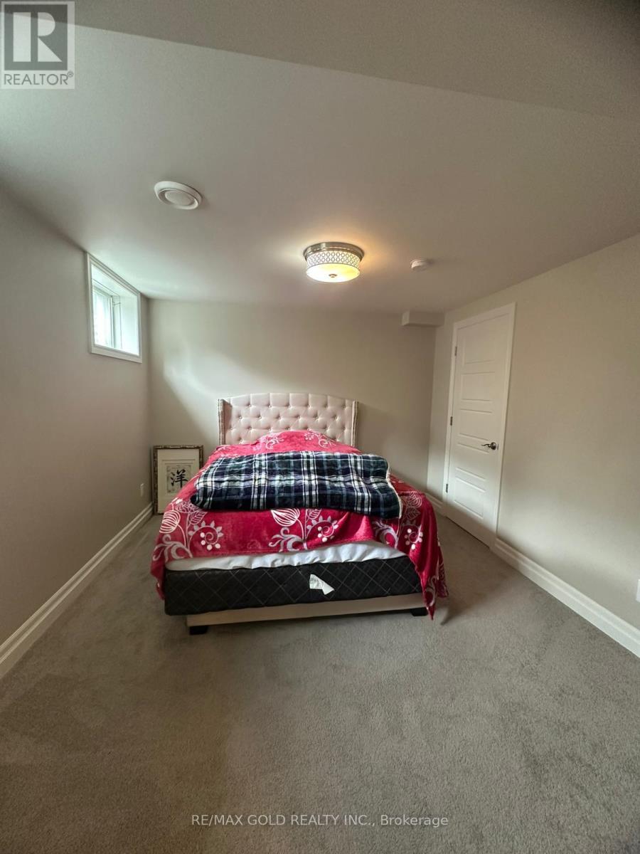 28 Sovereign's Gate, Barrie, Ontario  L4N 0K7 - Photo 28 - S12431201