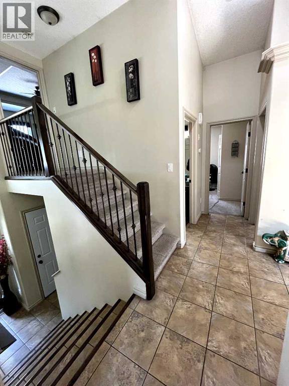 226 Gateway Manor S, Lethbridge, Alberta  T1K 5S1 - Photo 8 - A2238604