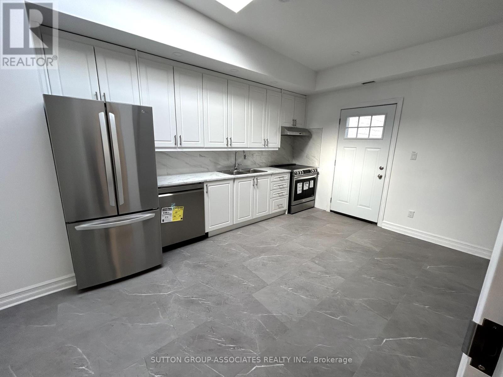 3rd - 792 College Street, Toronto, Ontario  M6G 1C6 - Photo 3 - C12432271