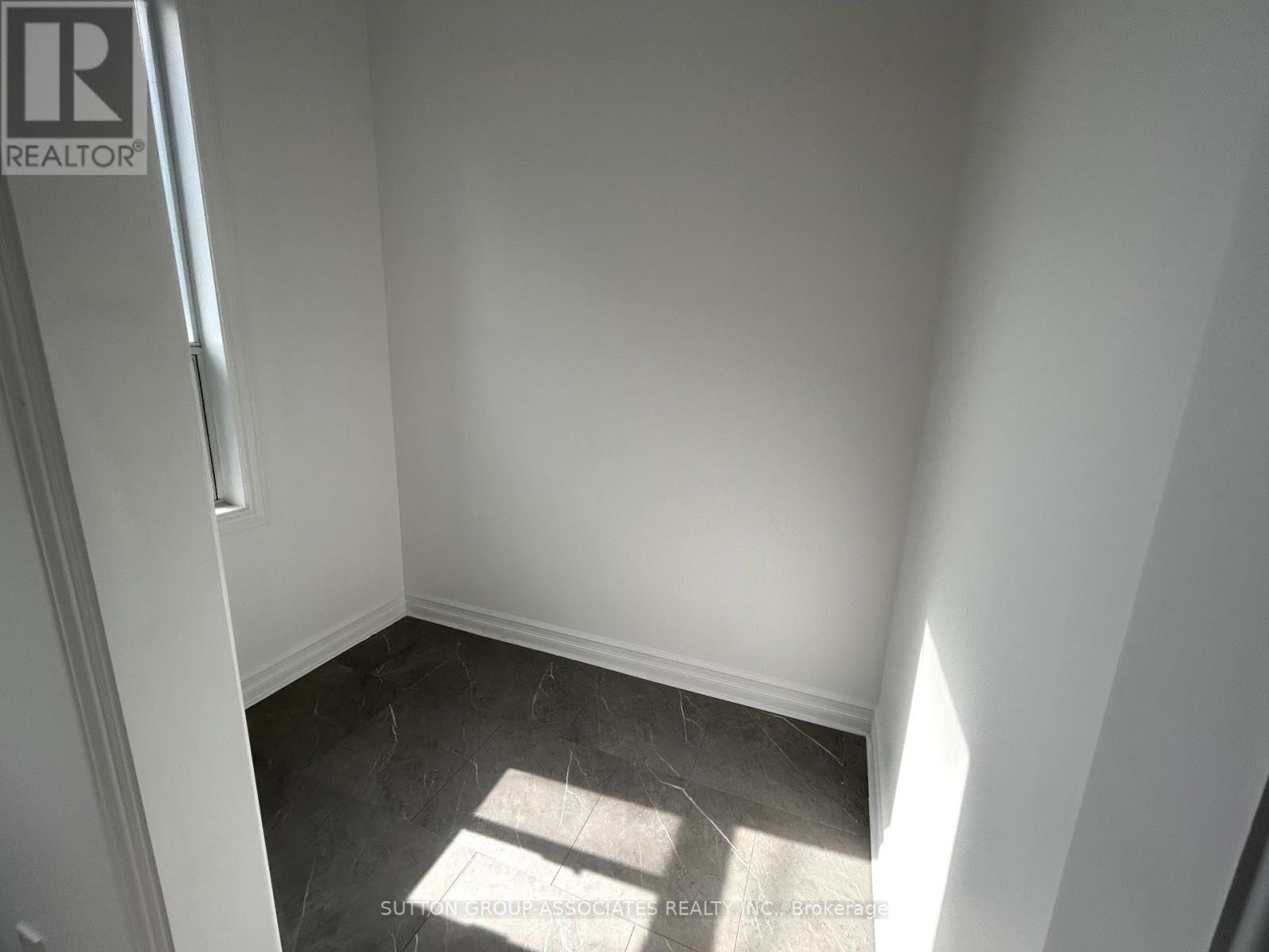 3rd - 792 College Street, Toronto, Ontario  M6G 1C6 - Photo 9 - C12432271