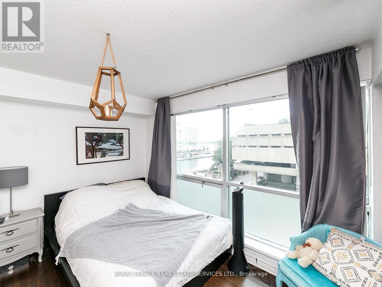407 - 10 Queens Quay W, Toronto, Ontario  M5J 2R9 - Photo 19 - C12432291