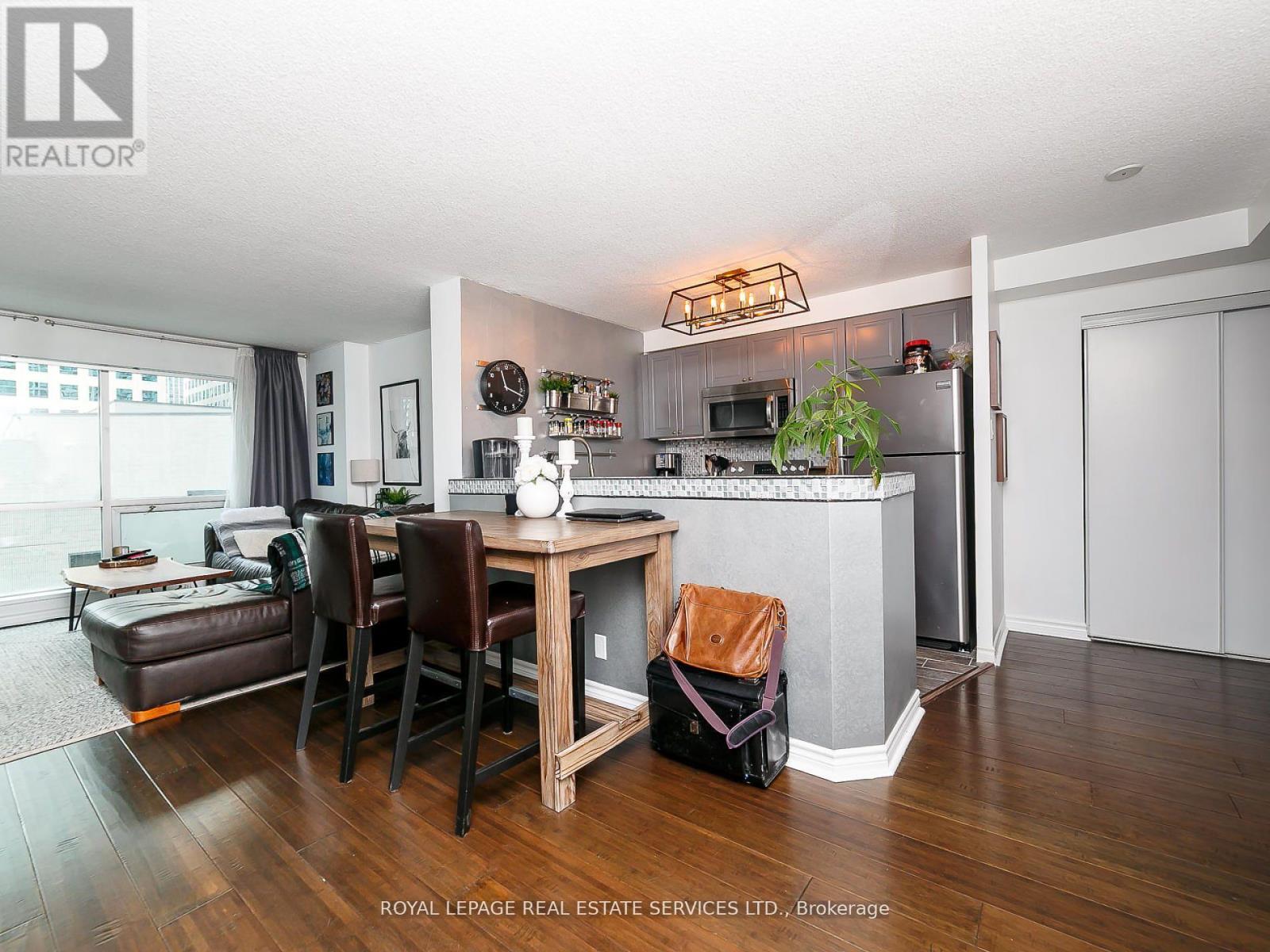 407 - 10 Queens Quay W, Toronto, Ontario  M5J 2R9 - Photo 8 - C12432291