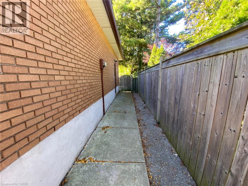98 Laurier Avenue, Hamilton, Ontario  L9C 3S4 - Photo 35 - 40773140